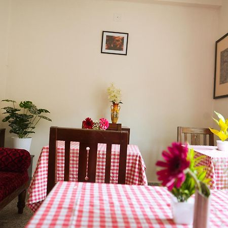 Mother Tree Inn Kochi Екстериор снимка