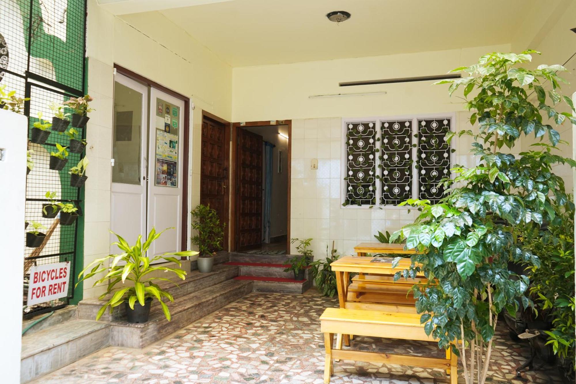 Mother Tree Inn Kochi Екстериор снимка