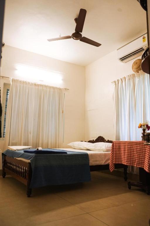 Mother Tree Inn Kochi Екстериор снимка