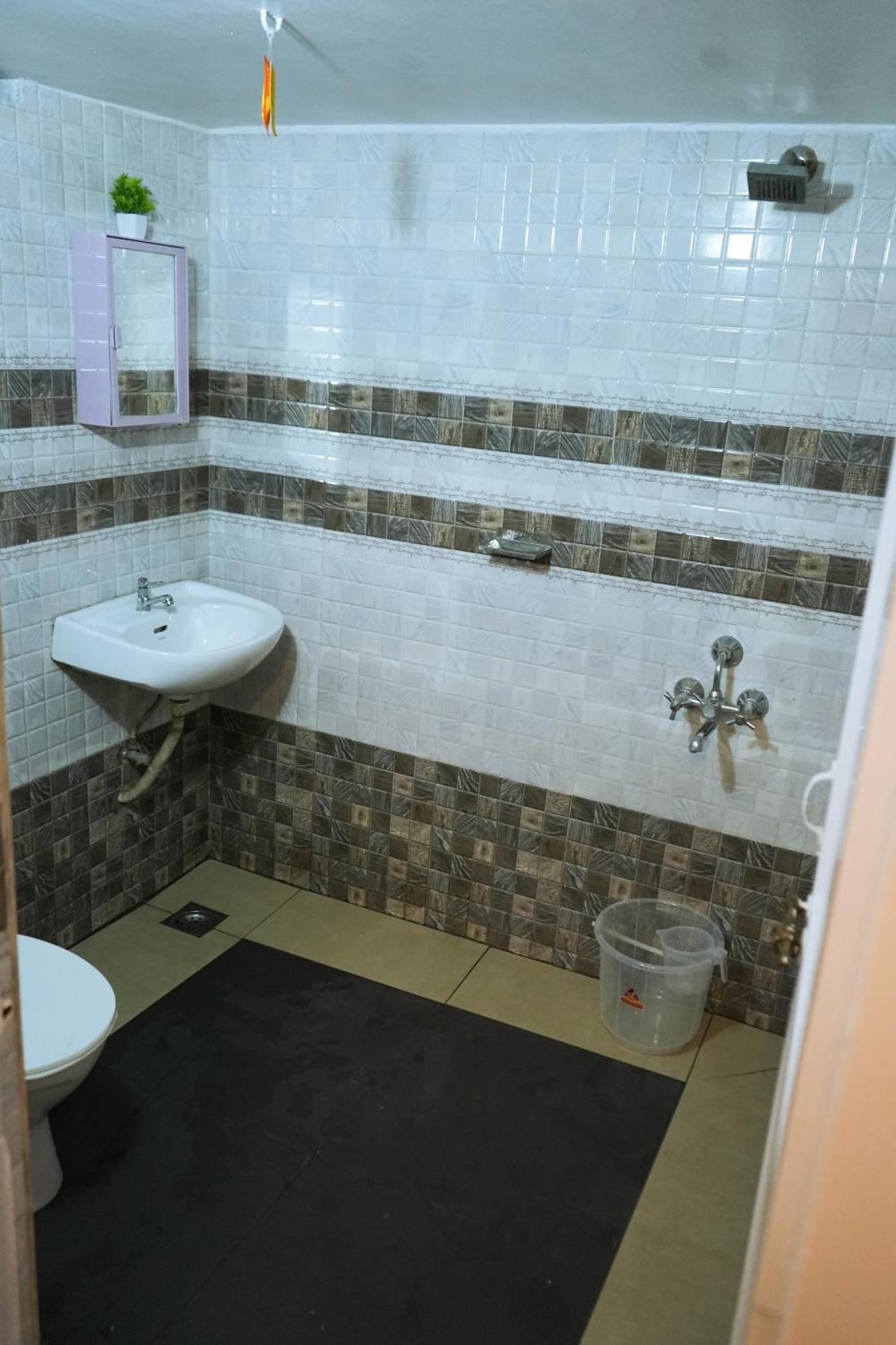 Mother Tree Inn Kochi Екстериор снимка