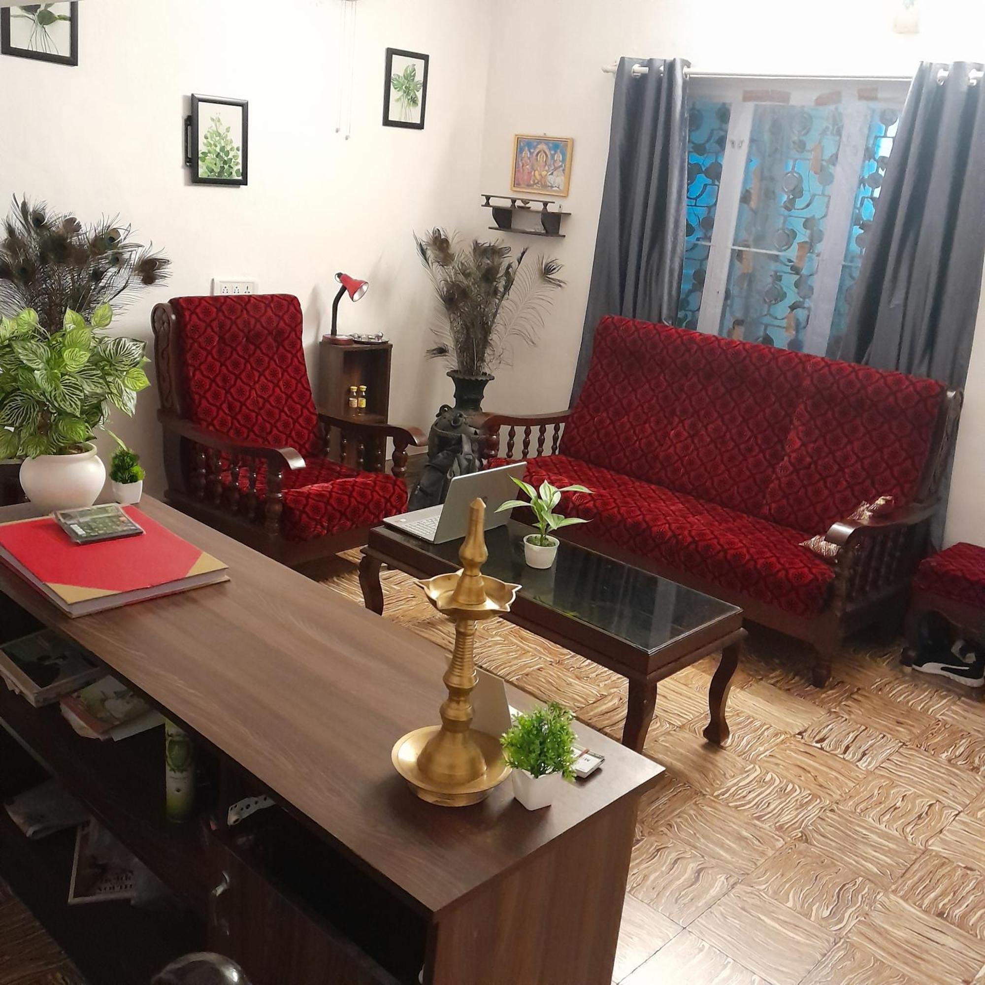 Mother Tree Inn Kochi Екстериор снимка